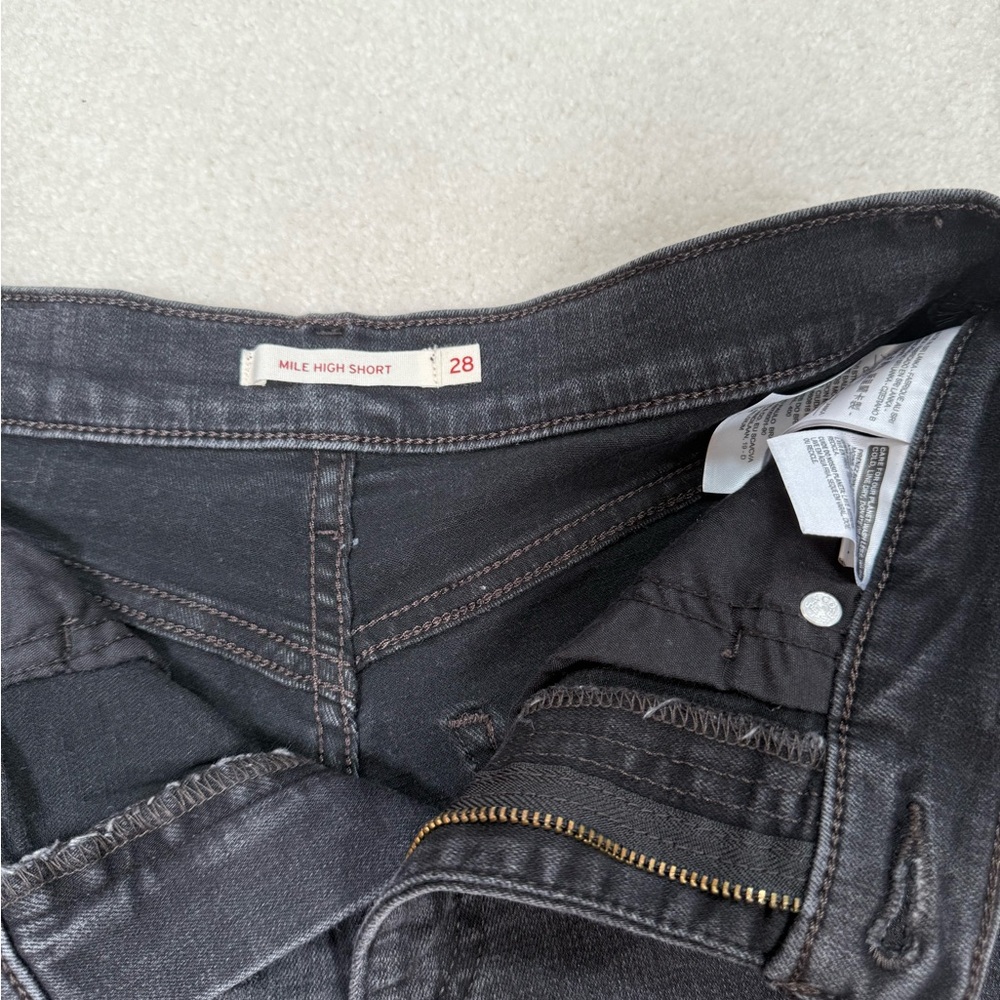 Levi's Women's Black Denim Shorts - Picture 4 of 4
